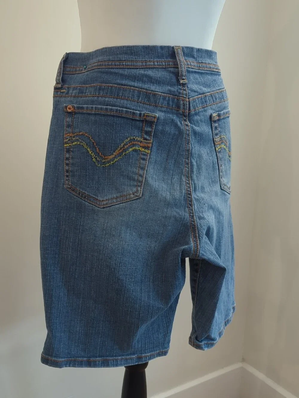 Jeanstar Jemma Denim Bermuda Shorts Mid-Rise Side-Slit Knee Length Jorts SIZE 16
